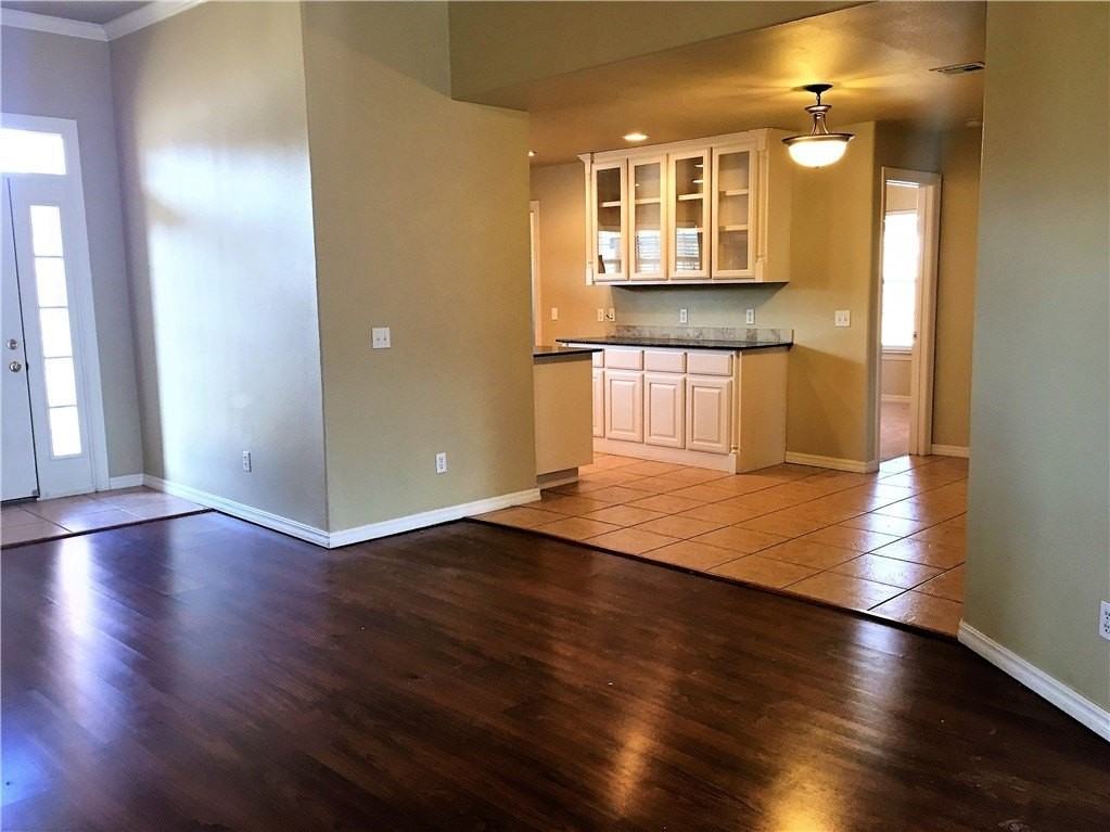 1806 N Knollcrest Cir - Photo 6 of 19