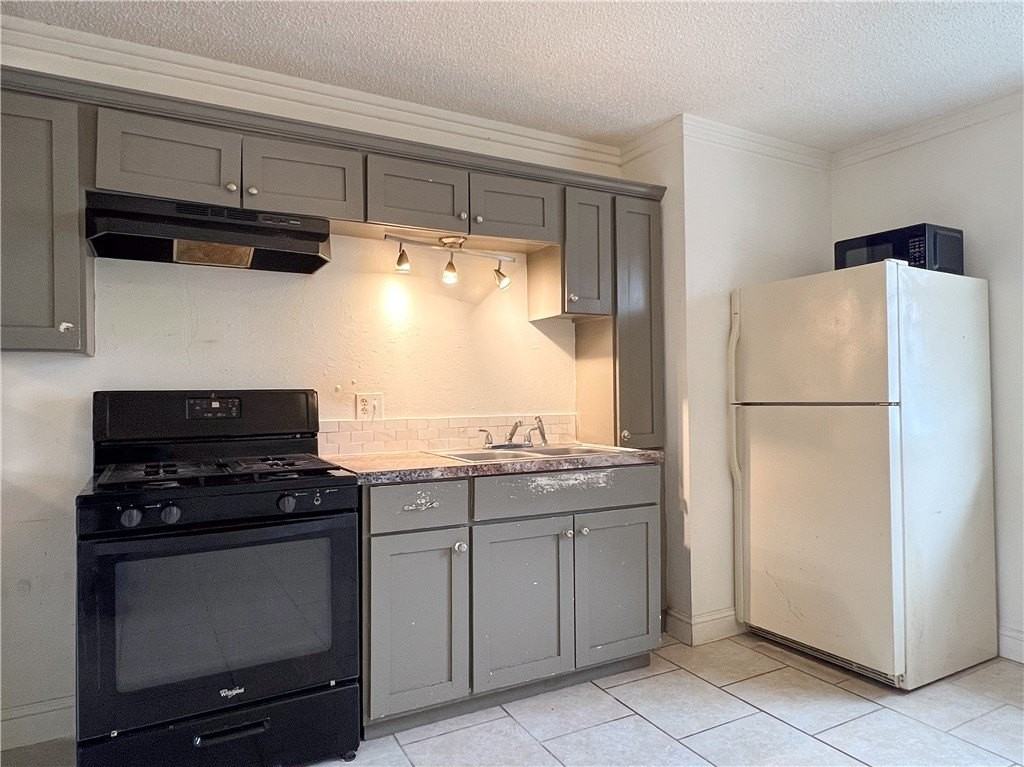 413 Ewalt Ave #D1 - Photo 2 of 17