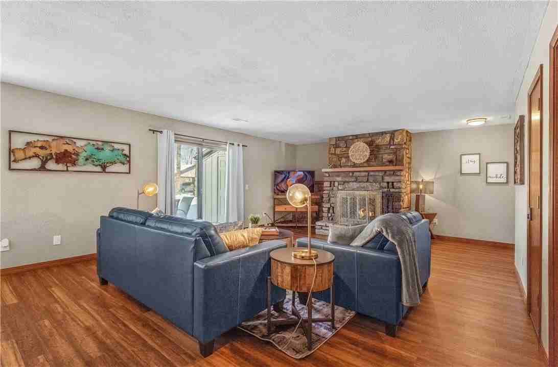 6 Connie Ln - Photo 5 of 32