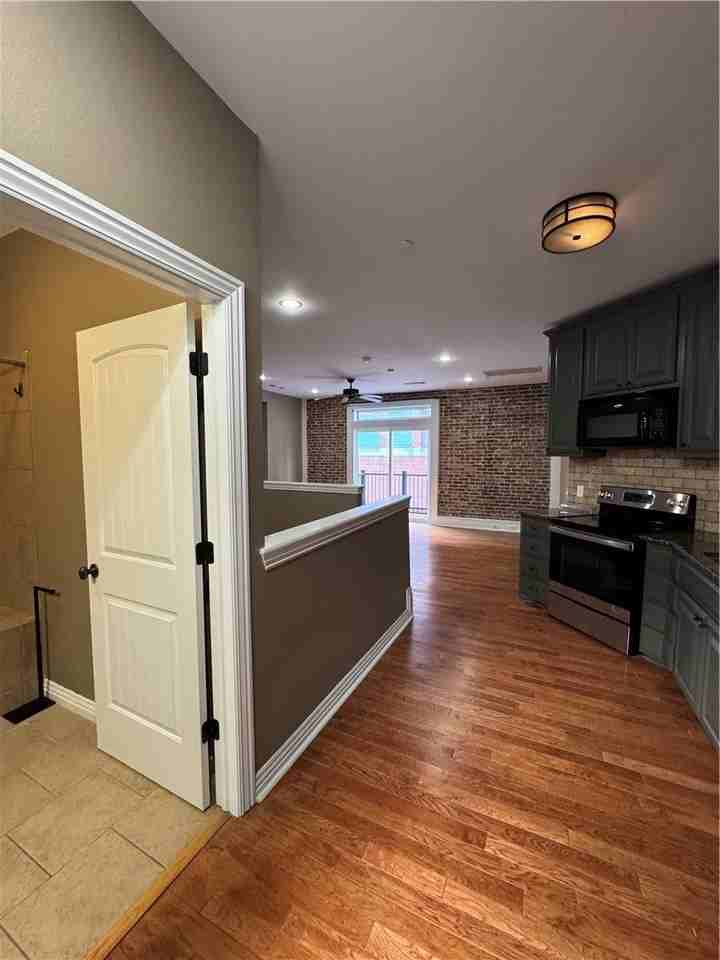 21 E Center St - Photo 4 of 14