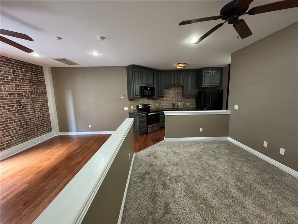 21 E Center St - Photo 7 of 14