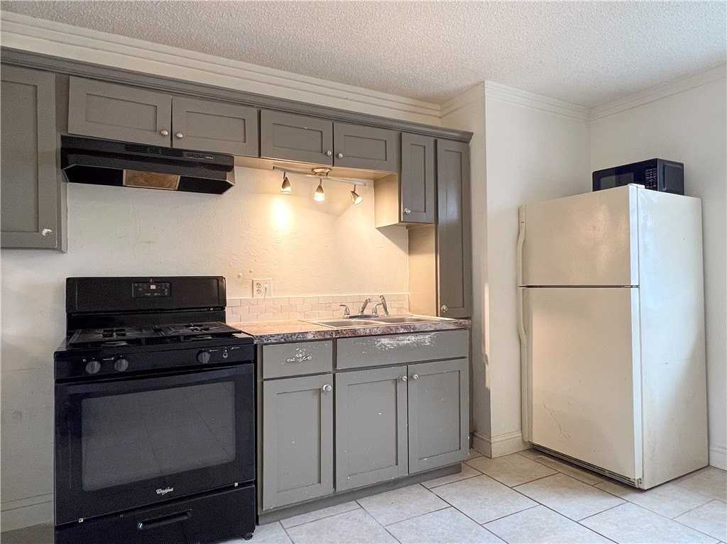 413 Ewalt Ave #D3 - Photo 2 of 17