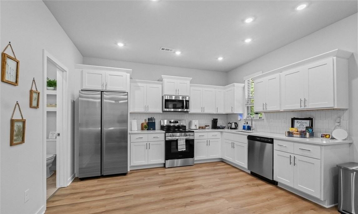 43 Saint Austell Dr - Photo 5 of 15