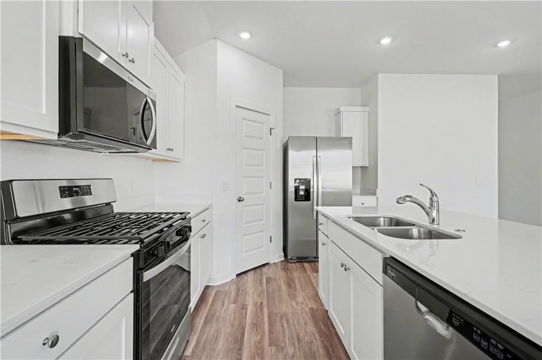 539 Colorado St - Photo 4 of 26