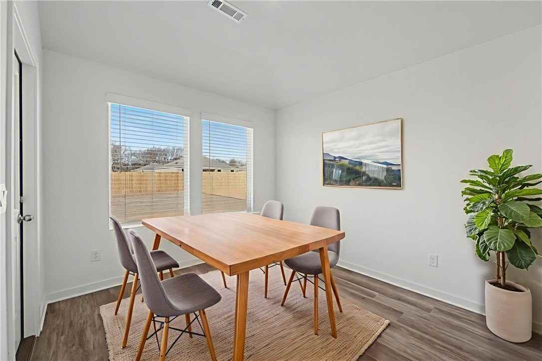 539 Colorado St - Photo 5 of 26