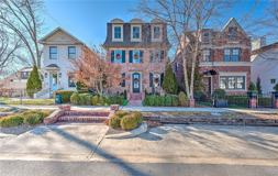 242 Sw D St - Photo 1 of 1