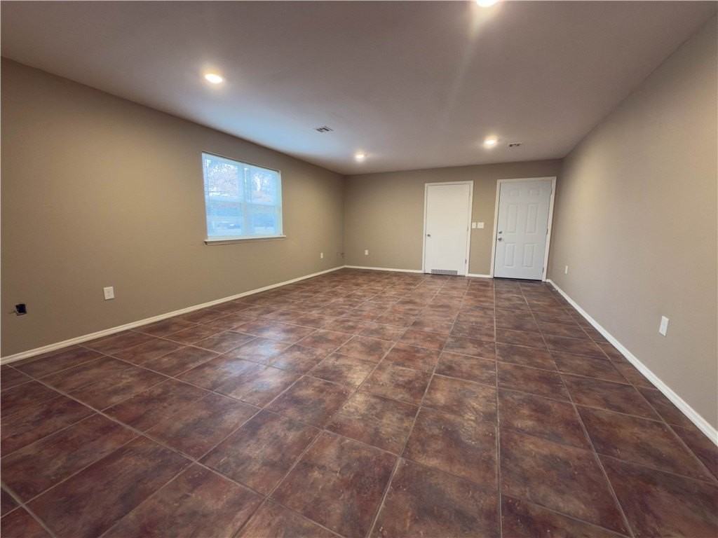 806 N 30th St - Photo 2 of 10