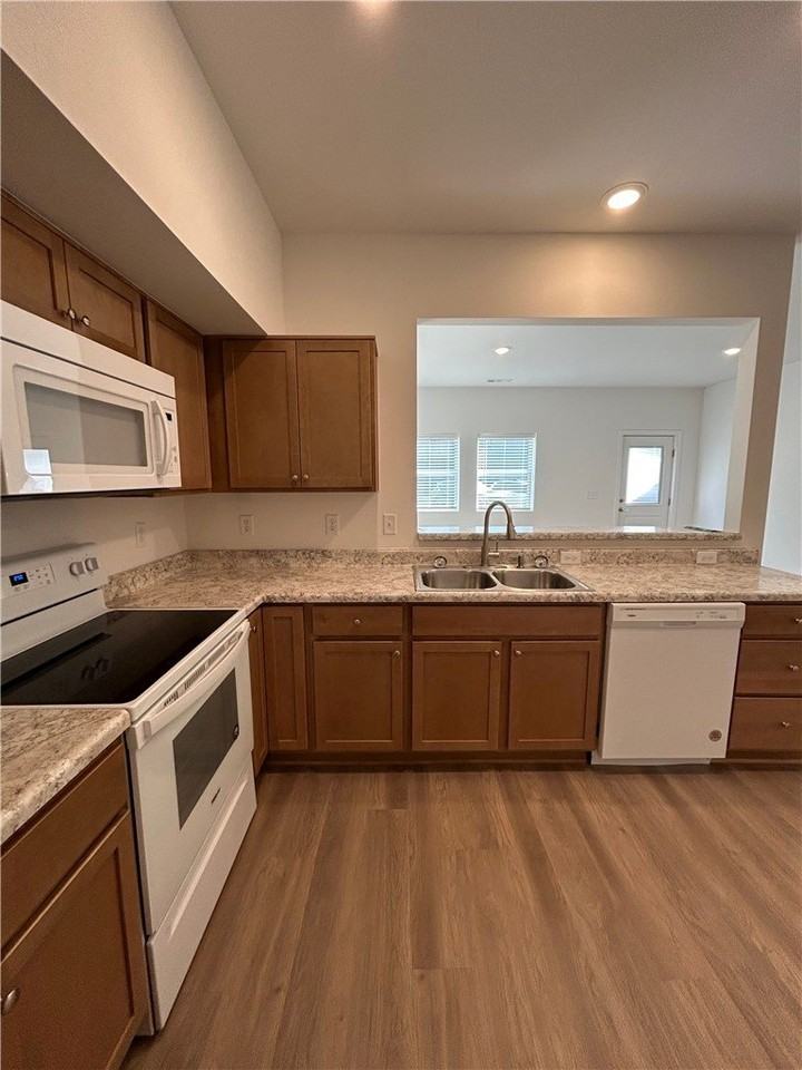 2806 W Mockingbird Ln - Photo 6 of 19