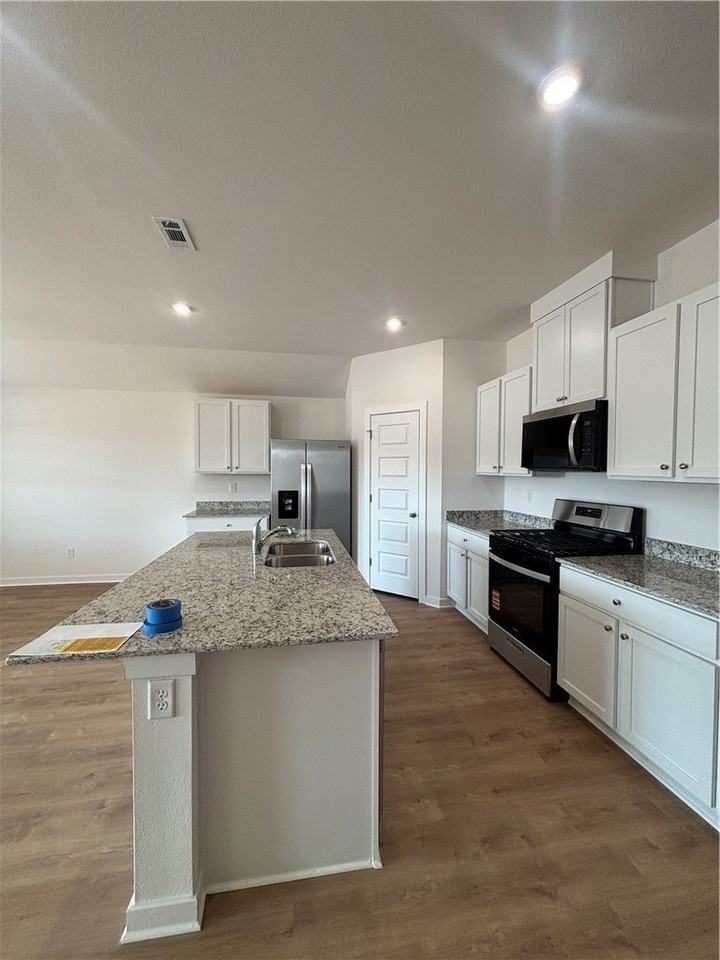 3081 Amarillo Way - Photo 3 of 14