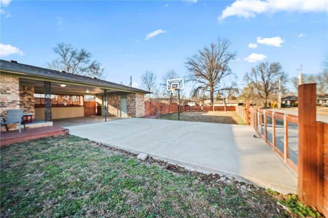 1202 Sw B St - Photo 6 of 18