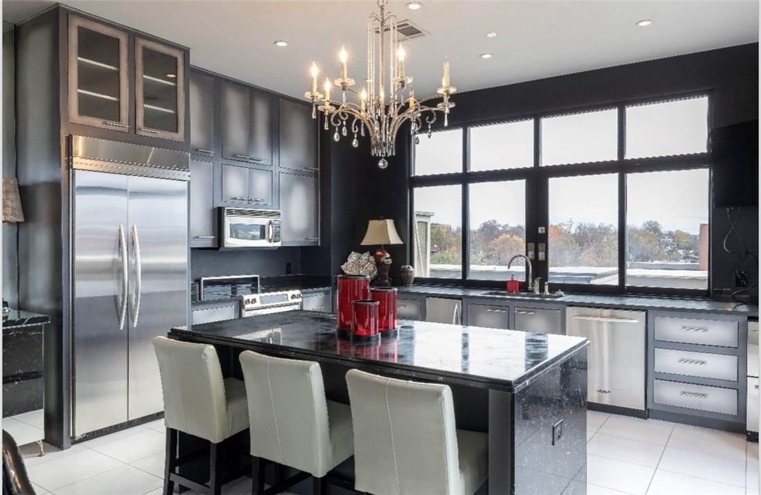 401 W Watson St #504 - Photo 5 of 23