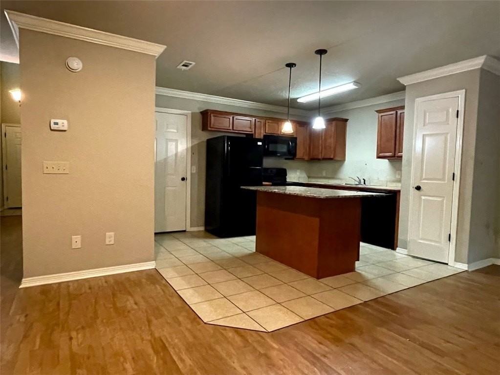 1536 N London Ave - Photo 2 of 9