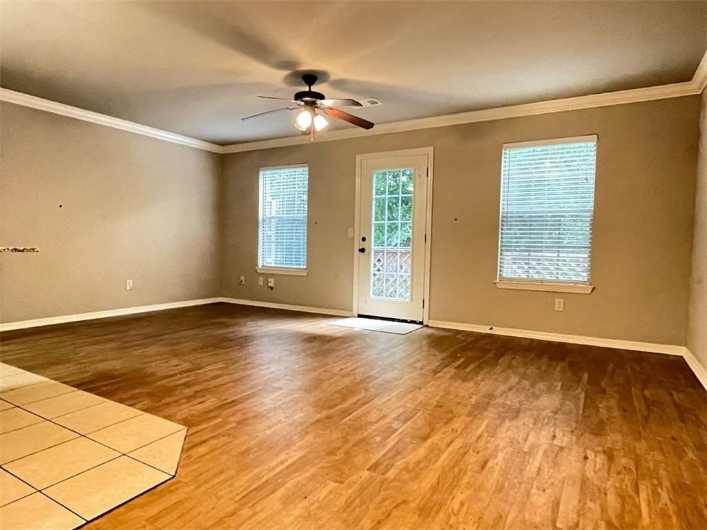 1536 N London Ave - Photo 3 of 9
