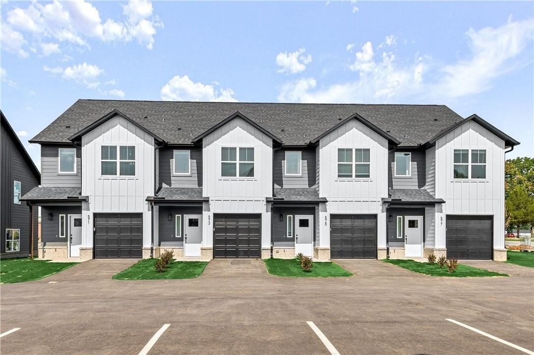 547 W Pickens Rd - Photo 2 of 17