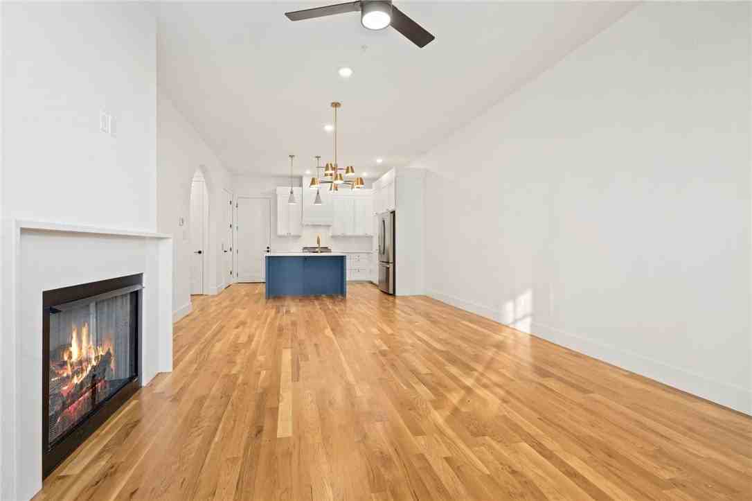 4621 S 47th St - Photo 4 of 26
