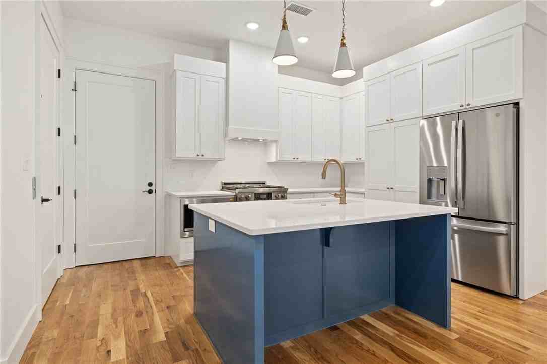 4621 S 47th St - Photo 7 of 26