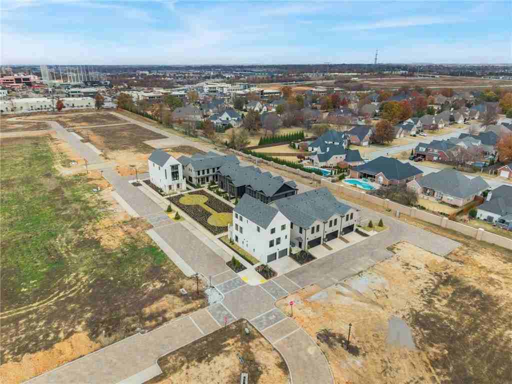 4625 S 47th St - Photo 5 of 8