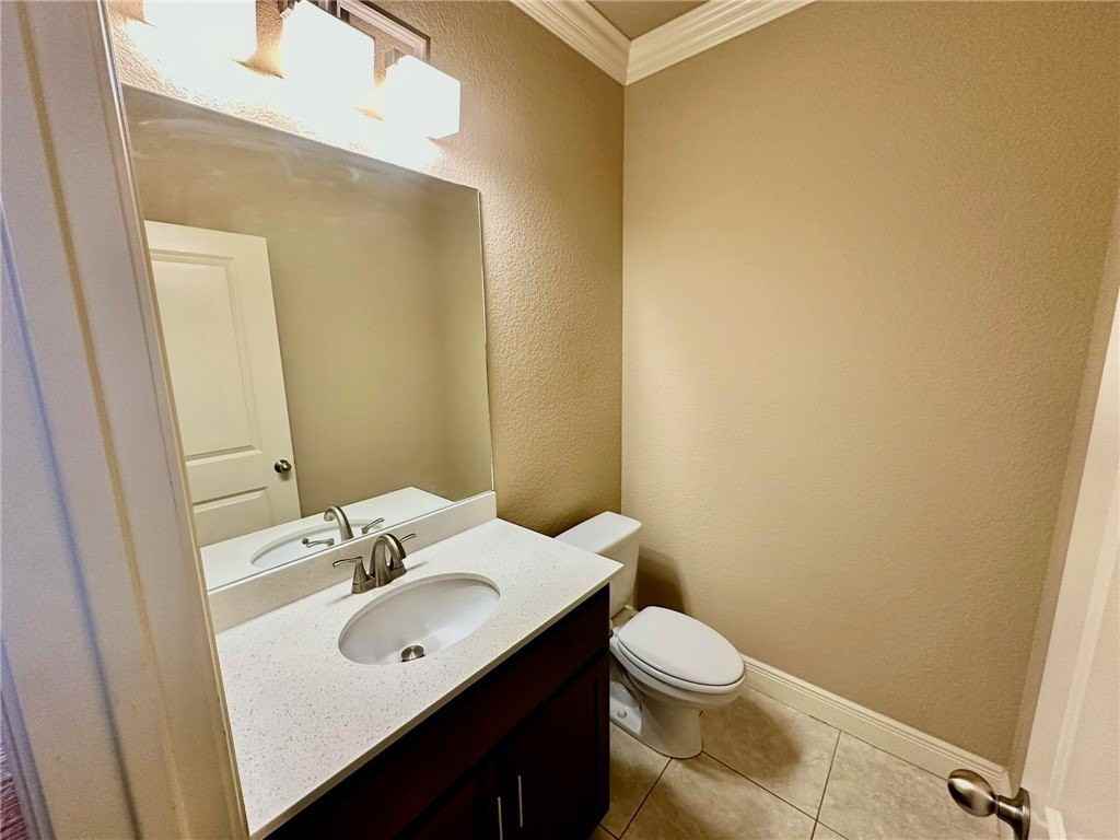 6613 Valley View Rd - Photo 5 of 36