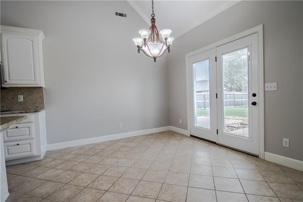 5607 S 43rd St - Photo 6 of 19