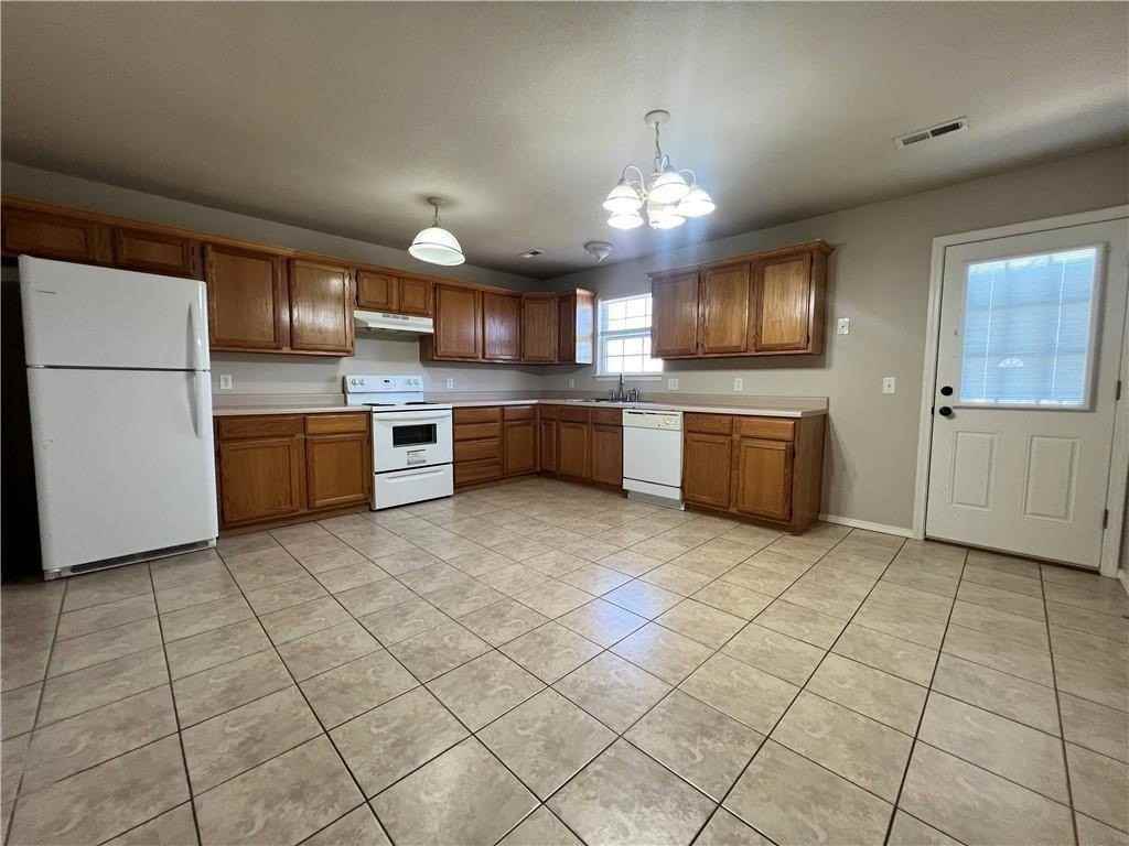 650 Appleridge Dr - Photo 3 of 9