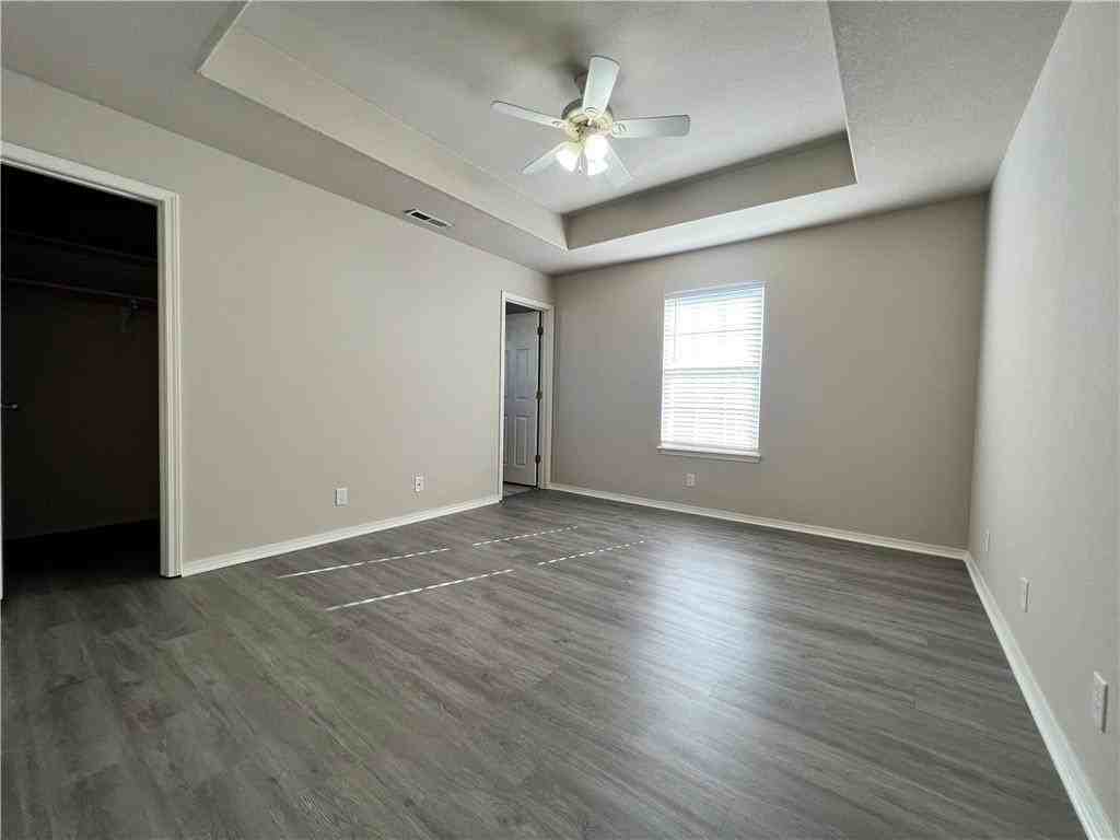 650 Appleridge Dr - Photo 4 of 9