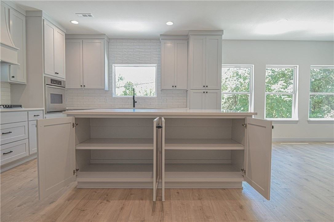 13734 Canal St - Photo 7 of 34