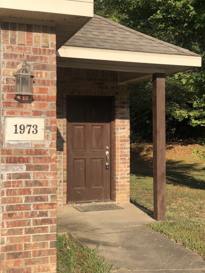 1973 E Peppervine Dr - Photo 2 of 7