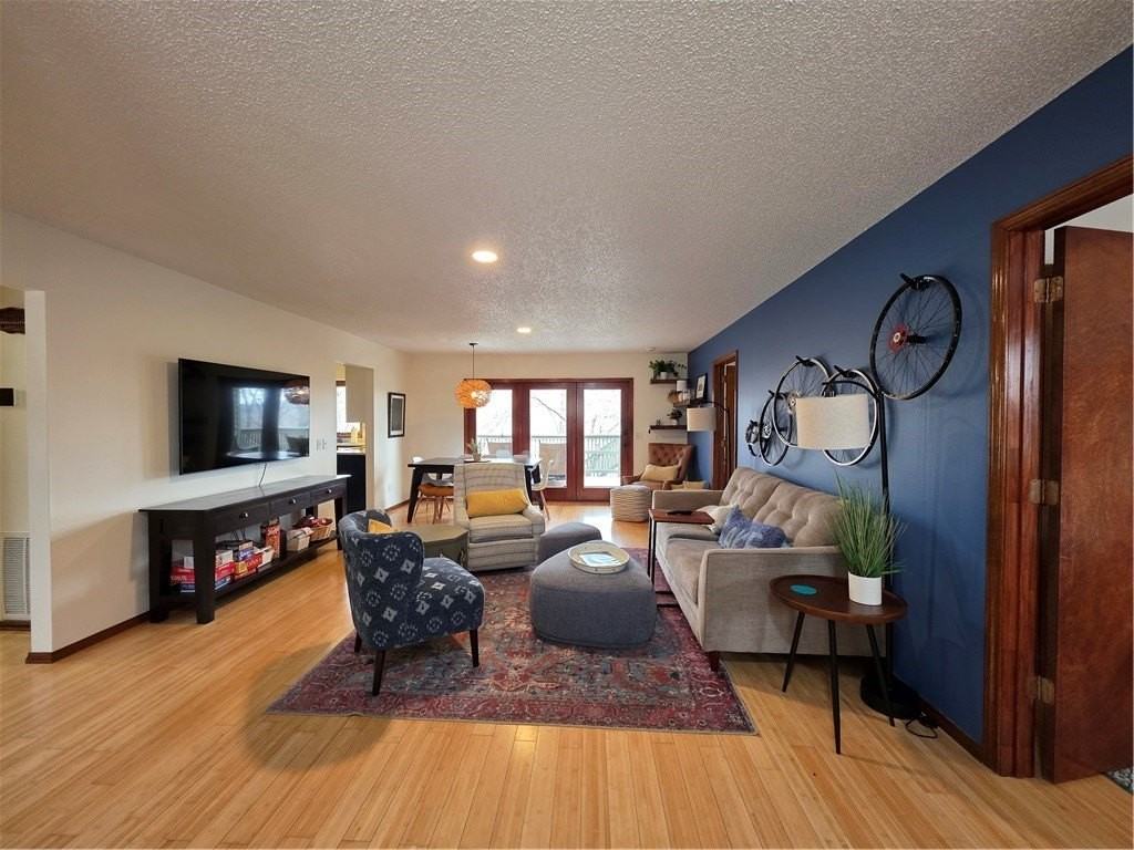 11 Folkingham Ln - Photo 3 of 36