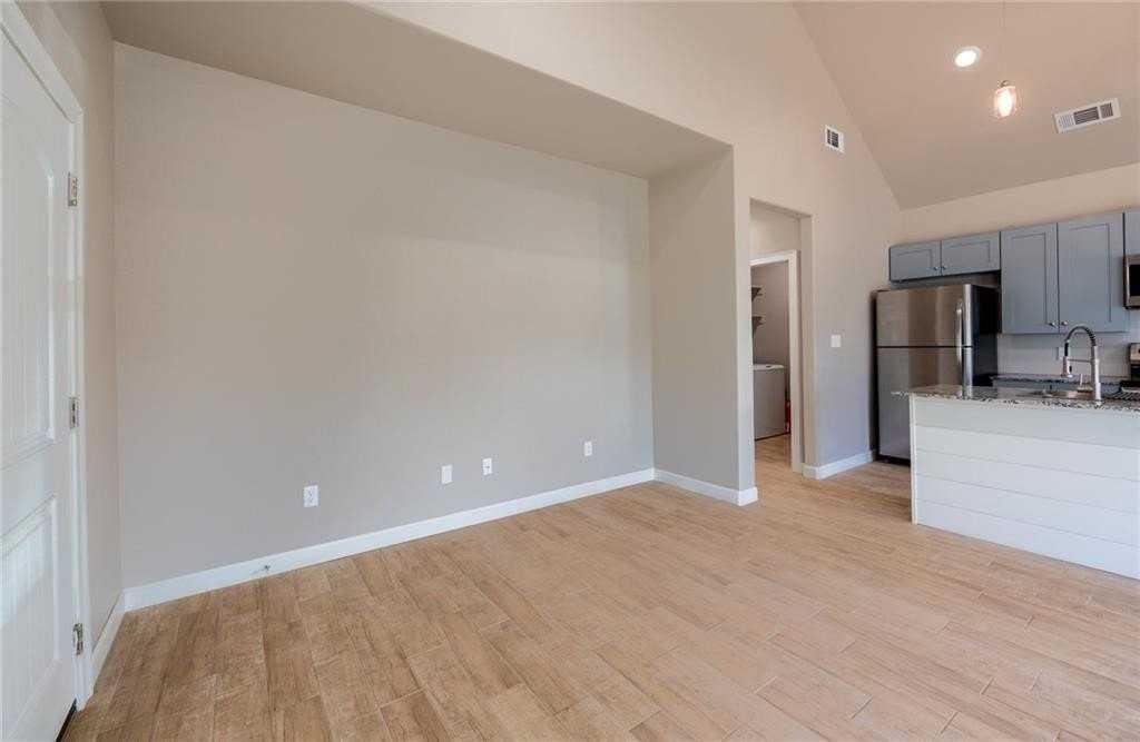 809 Valley Oaks Ln - Photo 3 of 25