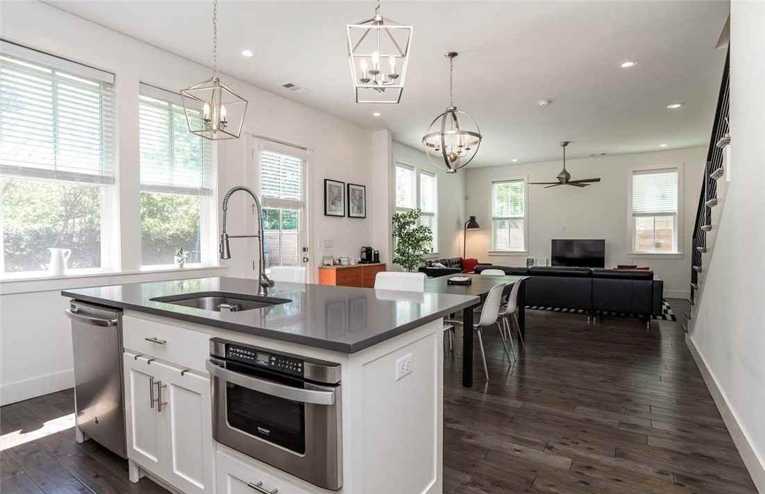 306 Nw H St - Photo 6 of 13