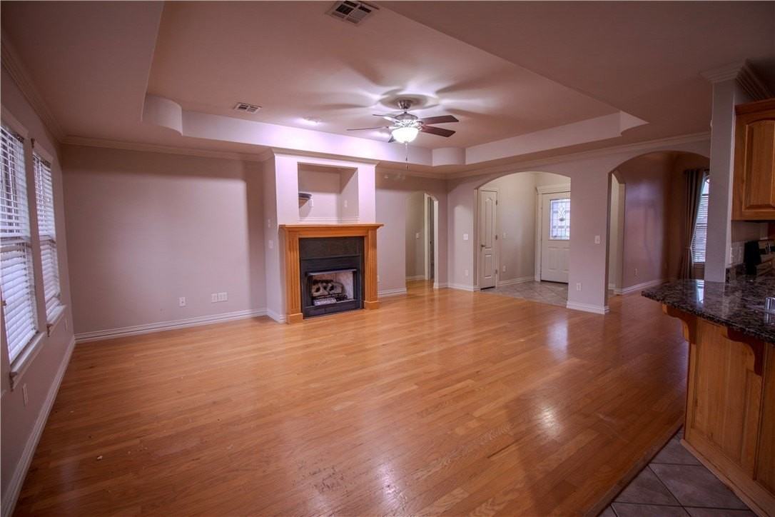 202 Dawn Dr - Photo 6 of 40