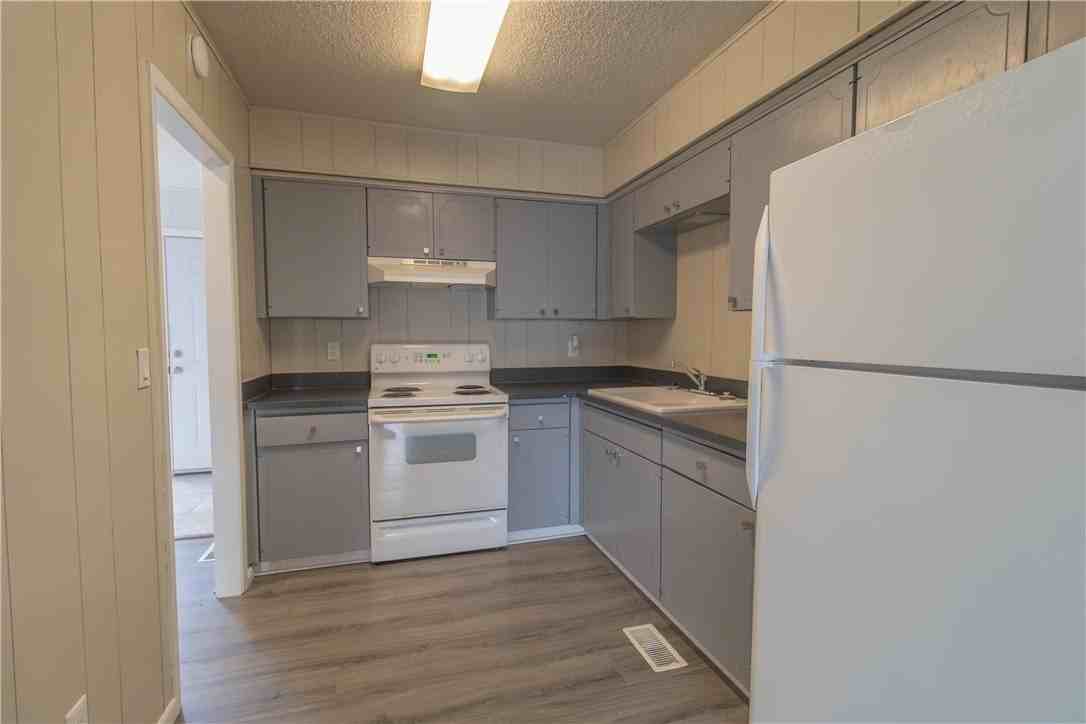 14 Britten Cir - Photo 3 of 13