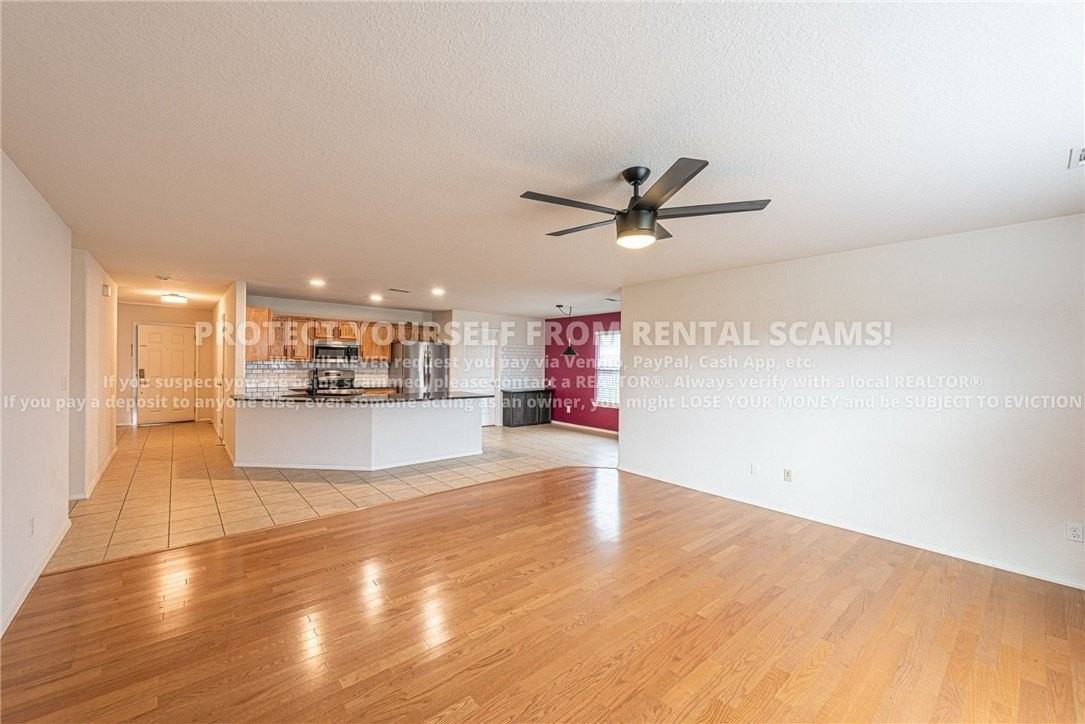 1384 S Holland Dr - Photo 4 of 16