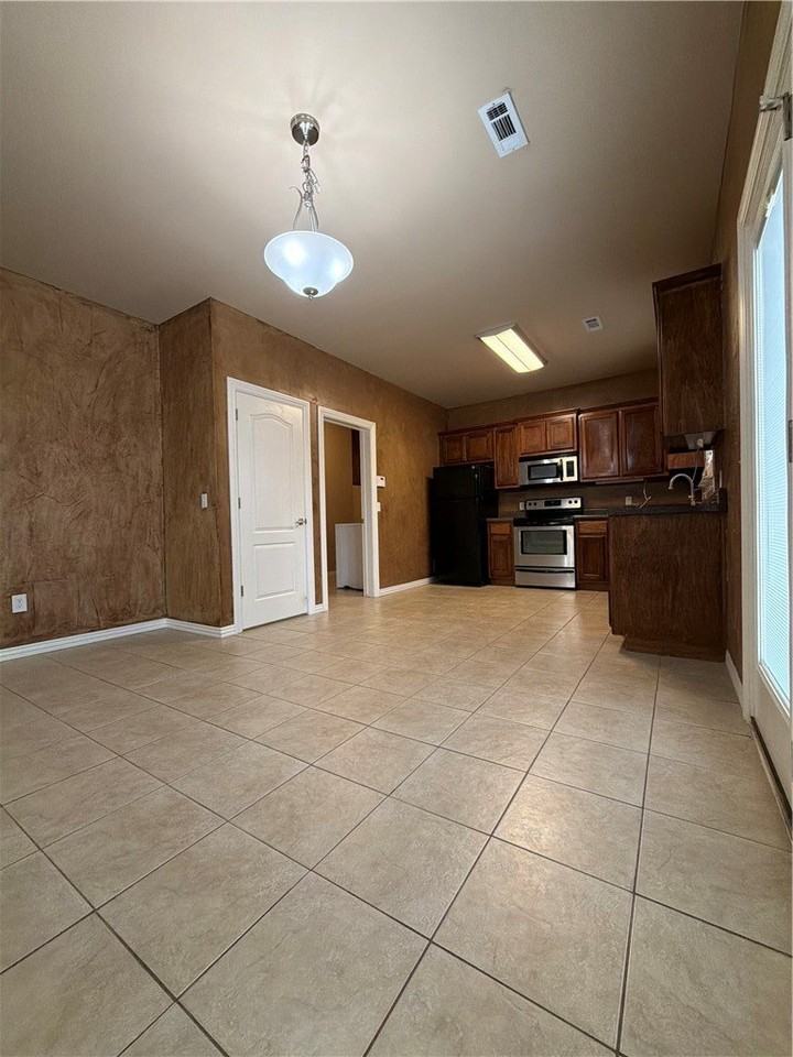 4246 N Zion Valley Dr - Photo 5 of 8