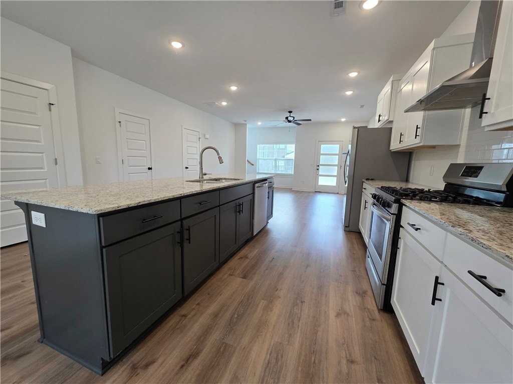 987 N Crater Ave #1 - Photo 7 of 19