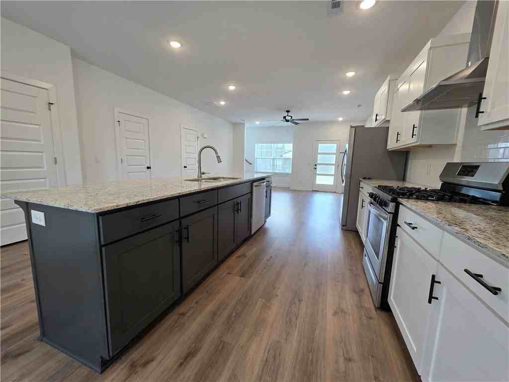 1002 N Crater Ave #1 - Photo 7 of 19