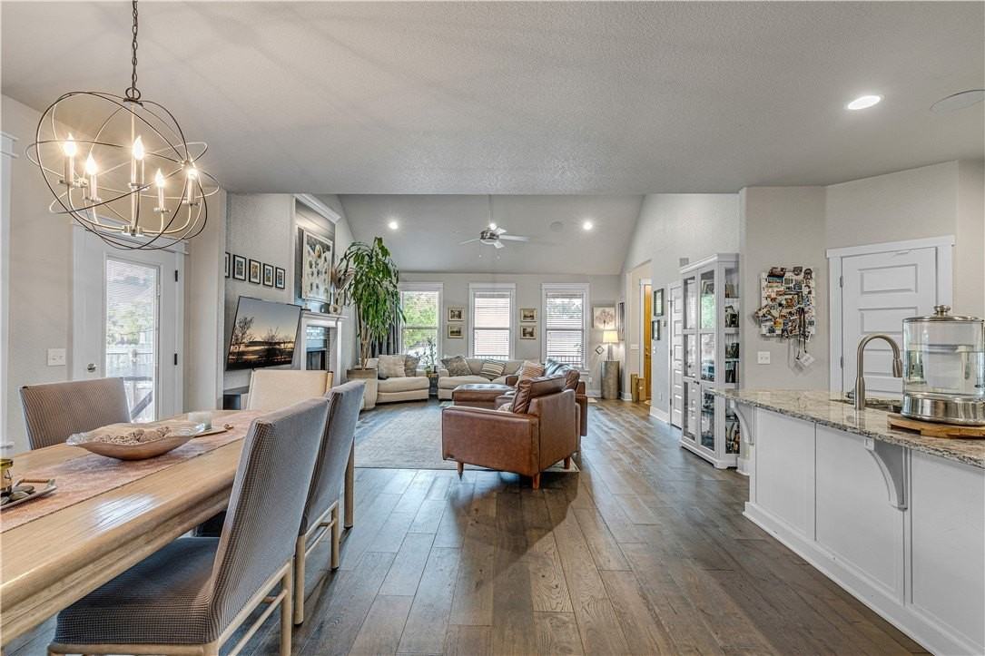 2630 E Bayside Xing - Photo 3 of 32