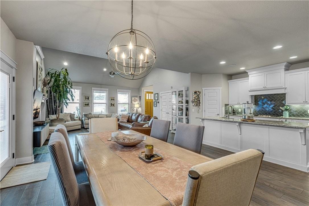 2630 E Bayside Xing - Photo 4 of 32