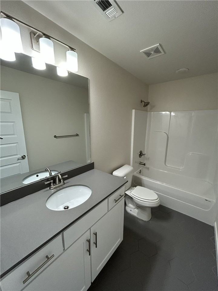 510 S Wagon Wheel Ave - Photo 6 of 16
