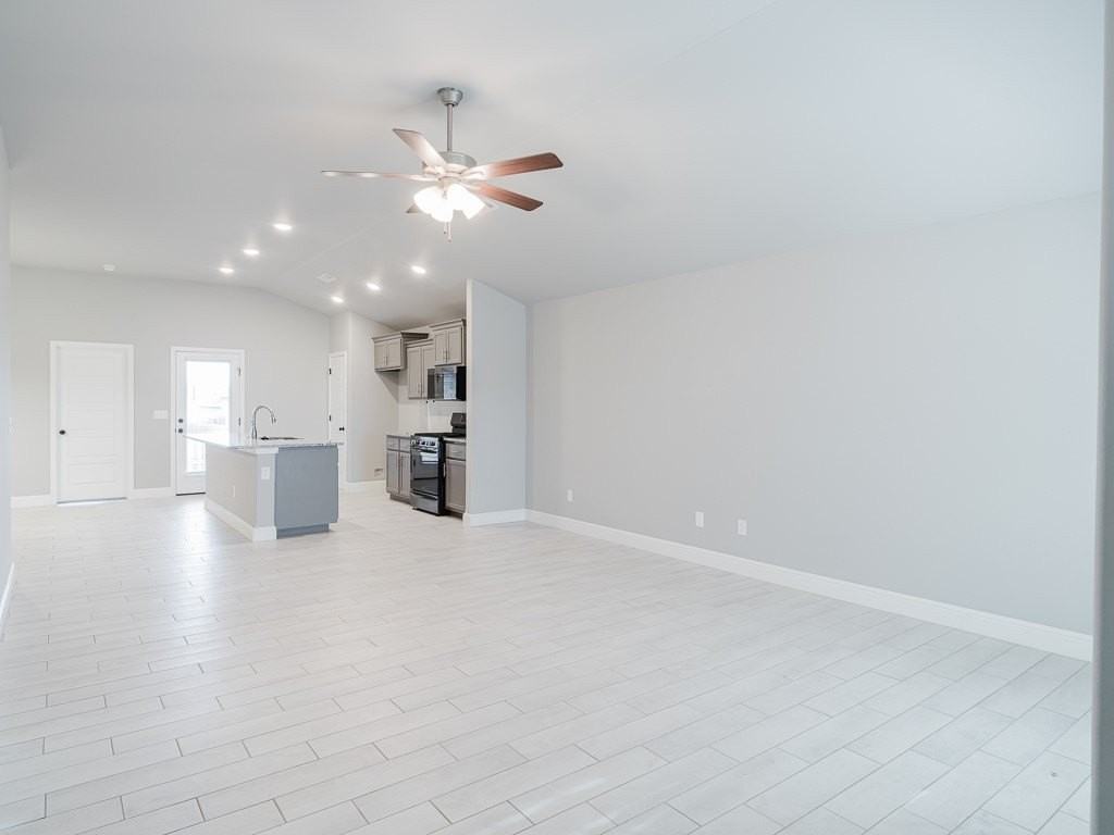 6100 Nw Silas St - Photo 3 of 20