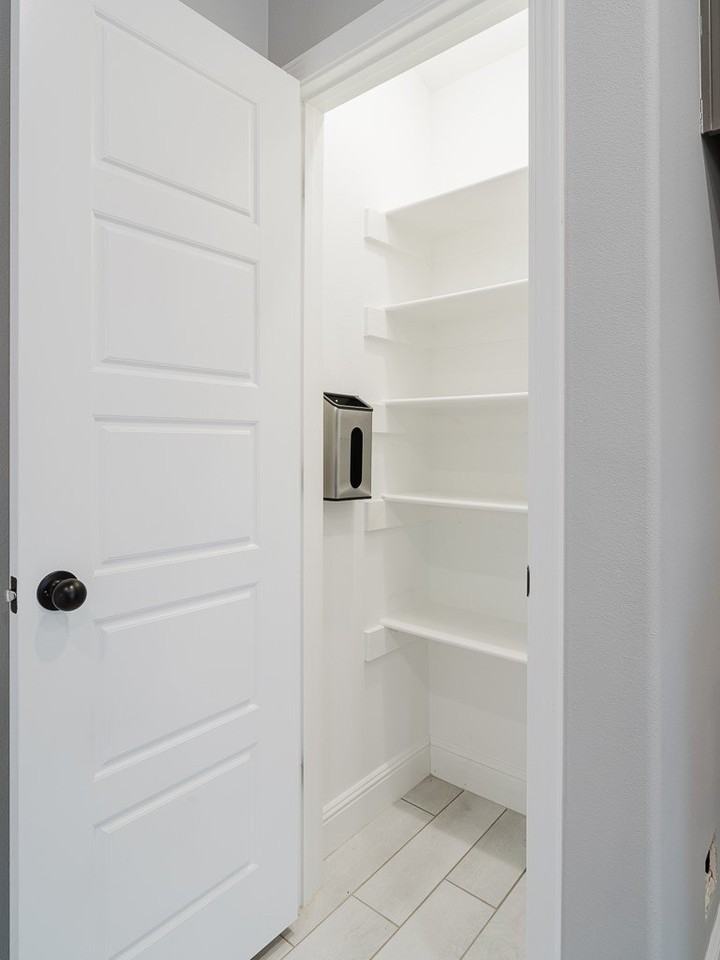 6100 Nw Silas St - Photo 7 of 20