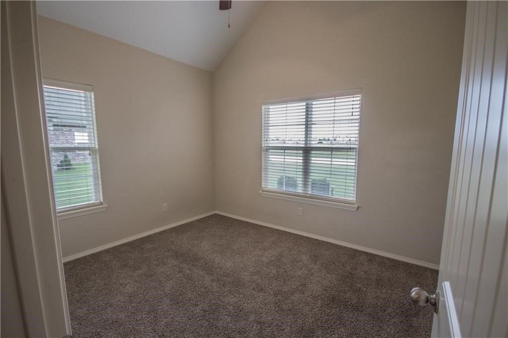 1240 Marigold Rd - Photo 6 of 8
