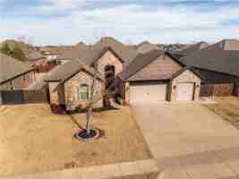 featured image of 6101 W Woodbine Dr