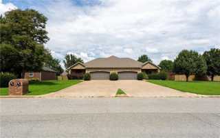 featured image of 100 Ravenwood Rd #B
