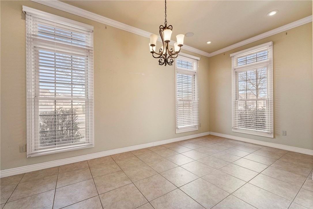 2700 S Everest Ave - Photo 3 of 30