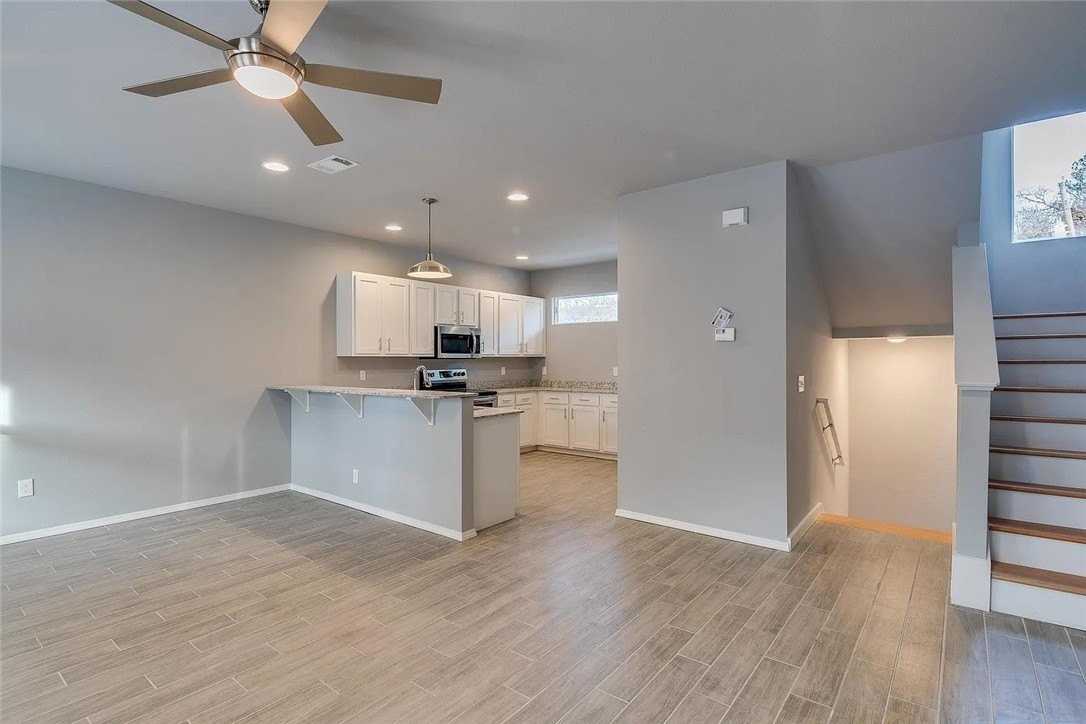 1345 N Hog Trough Dr - Photo 3 of 18