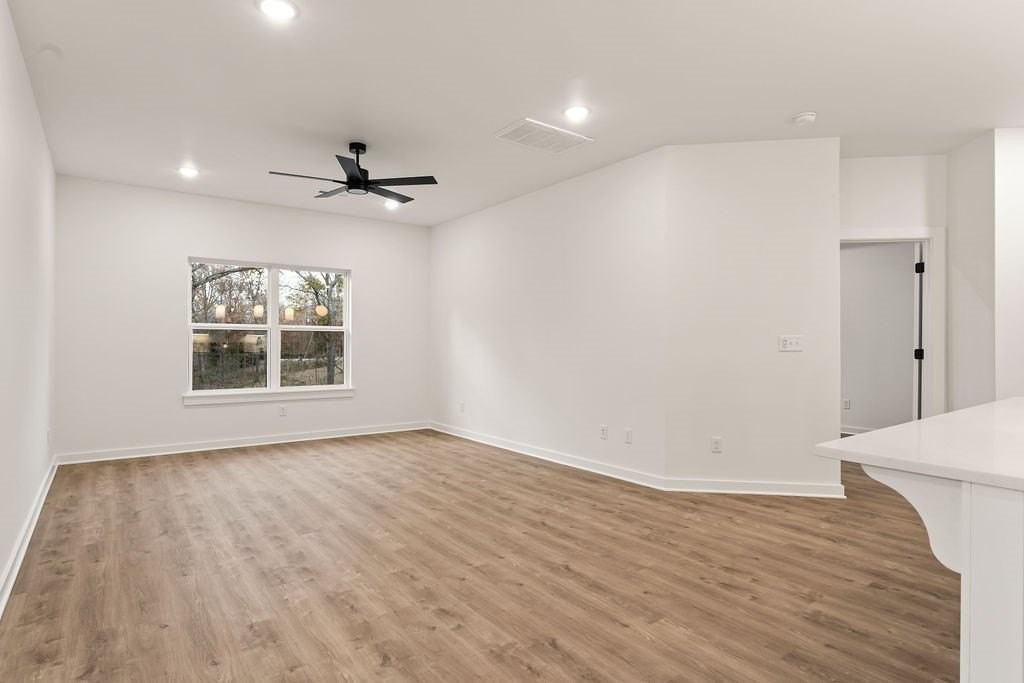 18 Dumfries Ln - Photo 6 of 28