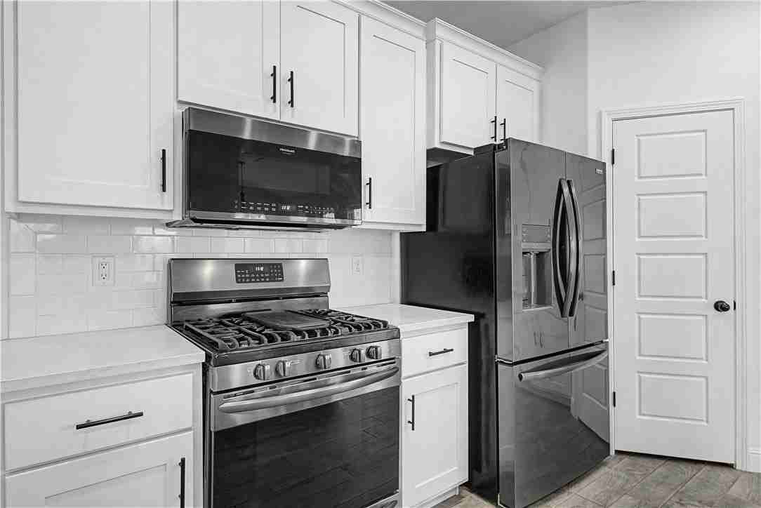 5377 Clear Springs Ave - Photo 4 of 17