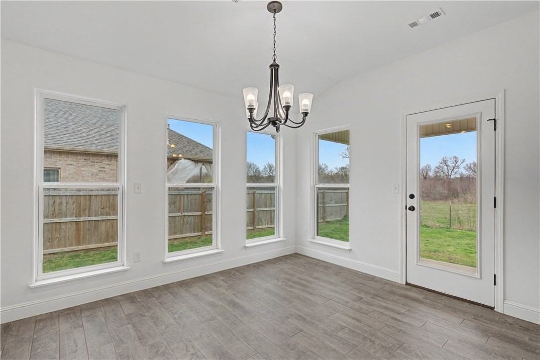 5377 Clear Springs Ave - Photo 6 of 17