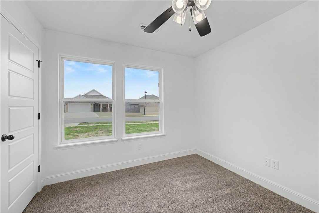 5377 Clear Springs Ave - Photo 7 of 17